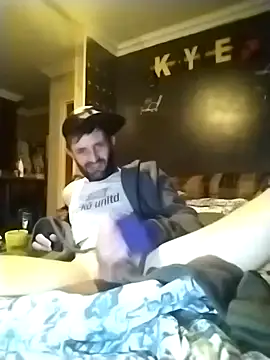 Nawtyslaveteen online show from November 17, 2025, 1:33 am