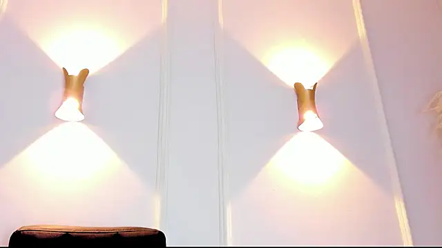 Lia walton online show from February 5, 2025, 2:59 pm