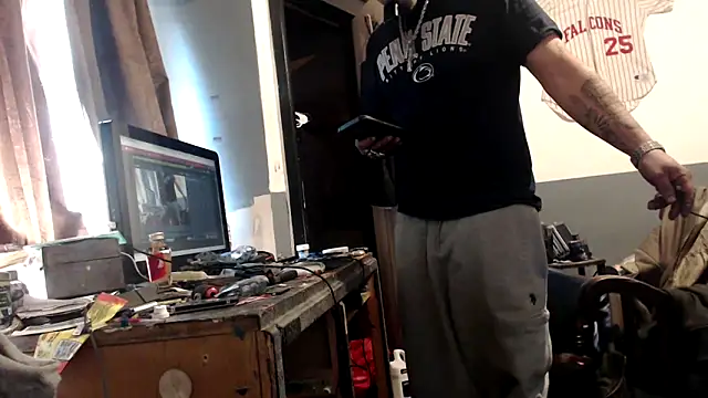 sledge901 online show from November 4, 2025, 9:25 pm