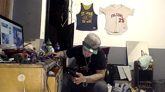 Snapshot of sledge901 chatting on February 7, 2026, 10:08 am sledge901 online show from February 7, 2026, 10:08 am