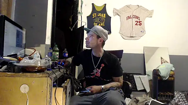 Snapshot of sledge901 chatting on February 7, 2026, 10:13 pm sledge901 online show from February 7, 2026, 10:13 pm