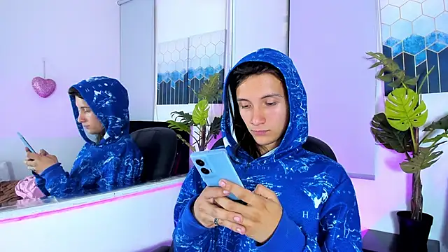 Feniix   online show from March 13, 2025, 3:22 am