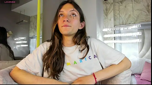 Feniix   online show from April 10, 2026, 5:01 am