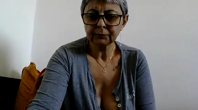 roseblak42 online show from March 22, 2025, 12:14 pm