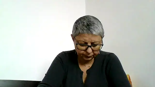 roseblak42 online show from December 20, 2025, 10:33 am