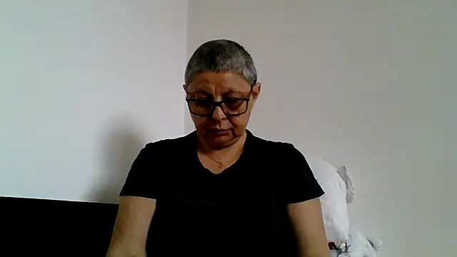 roseblak42 online show from April 11, 2026, 10:41 am