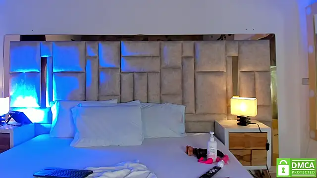 Miss Abigail  online show from April 13, 2026, 12:32 pm