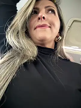 Snapshot of _Abril-Office1 chatting on December 6, 2024, 3:00 pm Abril-Office1 online show from December 6, 2024, 3:00 pm