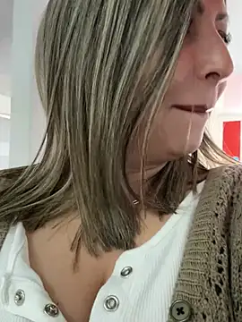 Snapshot of _Abril-Office1 chatting on December 14, 2024, 1:38 pm Abril-Office1 online show from December 14, 2024, 1:38 pm