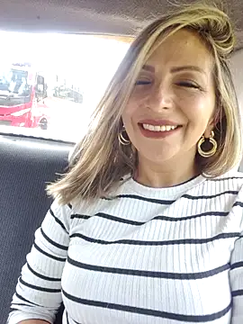 Snapshot of _Abril-Office1 chatting on February 4, 2025, 3:57 pm Abril-Office1 online show from February 4, 2025, 3:57 pm