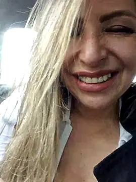 Snapshot of _Abril-Office1 chatting on March 4, 2025, 5:34 pm Abril-Office1 online show from March 4, 2025, 5:34 pm