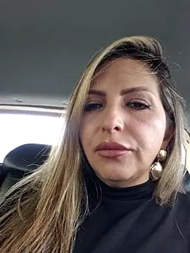 Snapshot of _Abril-Office1 chatting on March 17, 2025, 2:45 pm Abril-Office1 online show from March 17, 2025, 2:45 pm