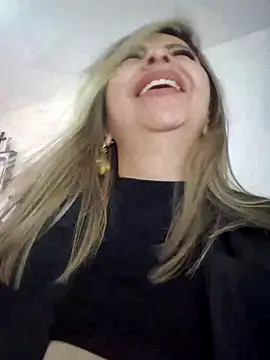 Snapshot of _Abril-Office1 chatting on March 17, 2025, 10:17 pm Abril-Office1 online show from March 17, 2025, 10:17 pm