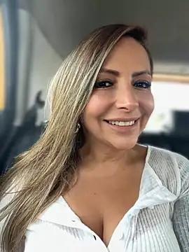 Snapshot of _Abril-Office1 chatting on September 25, 2025, 3:05 pm Abril-Office1 online show from September 25, 2025, 3:05 pm