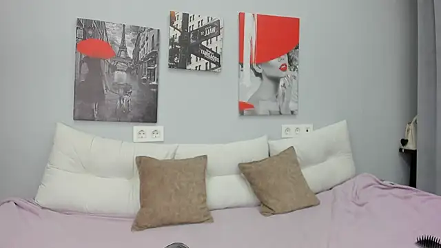 Tiny JuJu online show from November 13, 2025, 1:15 am