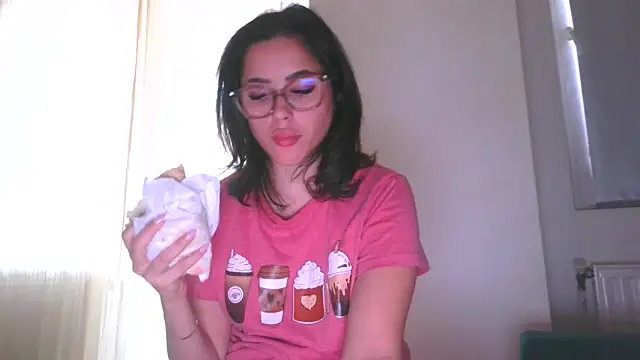 LovelyJulliette online show from October 26, 2025, 2:23 pm