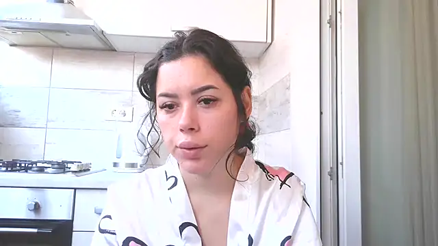 LovelyJulliette online show from November 3, 2025, 9:21 am