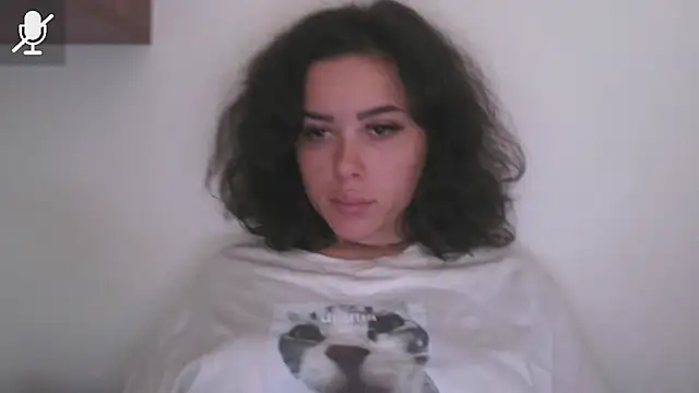 LovelyJulliette online show from November 9, 2025, 10:57 am