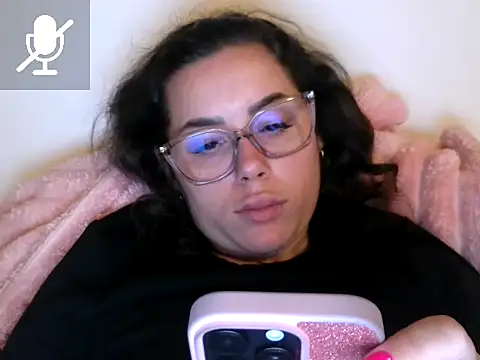 LovelyJulliette online show from November 25, 2025, 3:12 pm