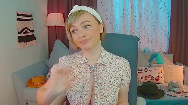 NandiSmile online show from February 18, 2025, 7:43 am