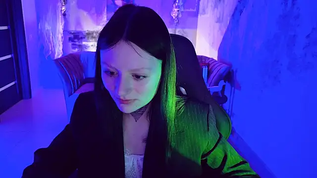 VeliraBraitberg online show from December 18, 2024, 8:09 am