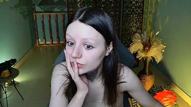 VeliraBraitberg online show from December 21, 2024, 8:07 am