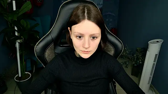 VeliraBraitberg online show from March 12, 2025, 11:09 am