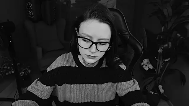 VeliraBraitberg online show from March 12, 2026, 4:13 pm