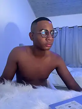 Snapshot of Arwens_bell08 chatting on February 9, 2025, 7:27 am Arwens bell08 online show from February 9, 2025, 7:27 am