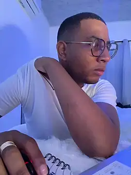 Snapshot of Arwens_bell08 chatting on March 6, 2025, 11:31 pm Arwens bell08 online show from March 6, 2025, 11:31 pm