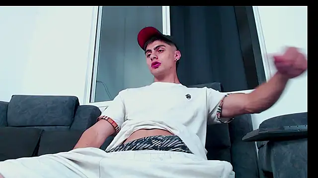 Stiven CL online show from September 18, 2025, 3:08 am