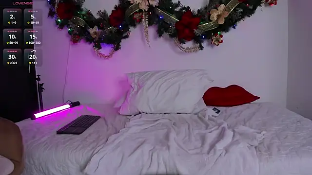 SexyCharlize08 online show from December 8, 2024, 12:51 am