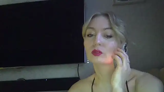 ZarinaSwift online show from December 20, 2024, 4:31 am