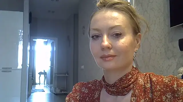ZarinaSwift online show from May 30, 2026, 6:32 am