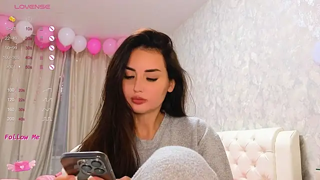 LaraSkinny online show from December 10, 2024, 11:11 am