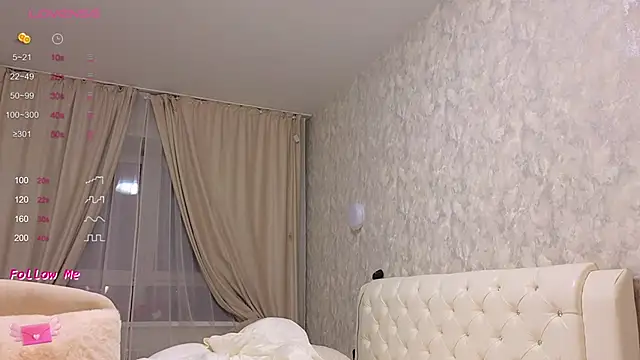 LaraSkinny online show from February 19, 2025, 12:22 pm