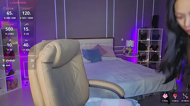  MIURA  online show from April 16, 2026, 1:06 am