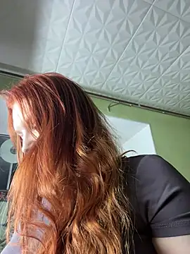 Snapshot of AmmyHot chatting on December 18, 2024, 2:10 am AmmyHot online show from December 18, 2024, 2:10 am