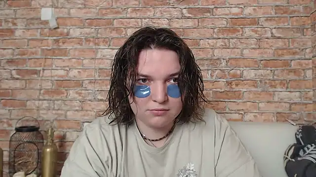 Amelia Kiss  online show from February 12, 2025, 12:58 am