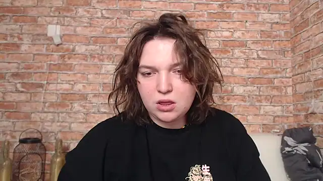 Amelia Kiss  online show from February 18, 2025, 12:48 am