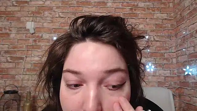 Amelia Kiss  online show from March 4, 2025, 12:39 am