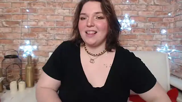 Amelia Kiss  online show from March 4, 2025, 3:44 am