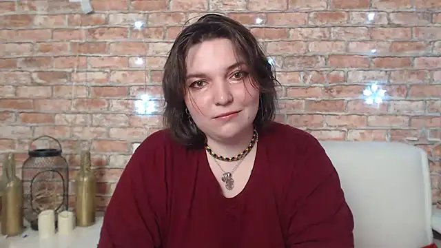 Amelia Kiss  online show from March 7, 2025, 3:40 am