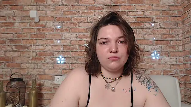 Amelia Kiss  online show from March 14, 2025, 12:43 am