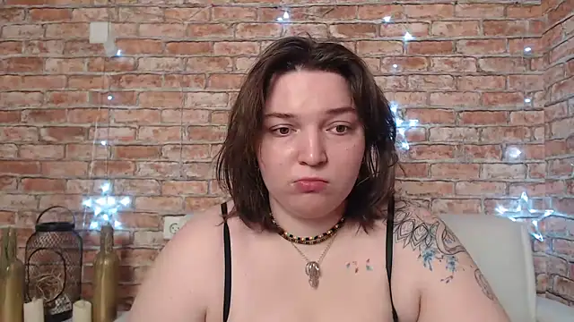 Amelia Kiss  online show from March 16, 2025, 1:07 am