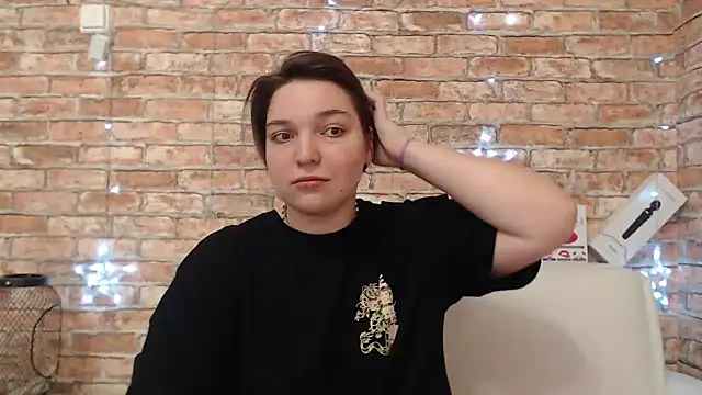 Amelia Kiss  online show from December 20, 2025, 12:40 am