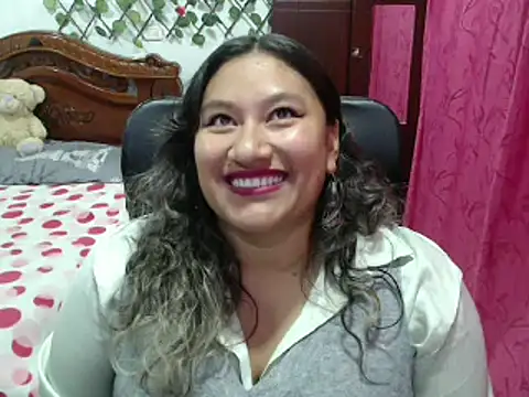 Snapshot of EmilyLove1014 chatting on January 10, 2025, 11:50 pm EmilyLove1014 online show from January 10, 2025, 11:50 pm