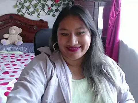 Snapshot of EmilyLove1014 chatting on January 12, 2025, 9:51 pm EmilyLove1014 online show from January 12, 2025, 9:51 pm