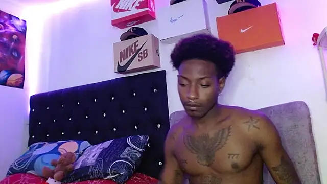 king  Black online show from February 5, 2025, 8:04 pm