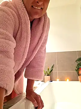 Snapshot of Pussy69Kat chatting on September 19, 2025, 11:33 am Pussy69Kat online show from September 19, 2025, 11:33 am